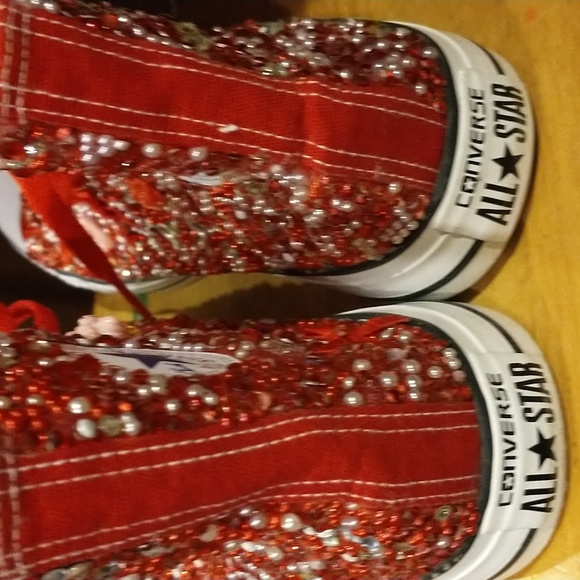 Cherry Pit Red Converse! - Picture 4 of 12
